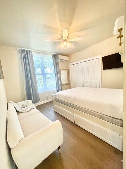 Building Photo - 7700 Boca Ciega Dr