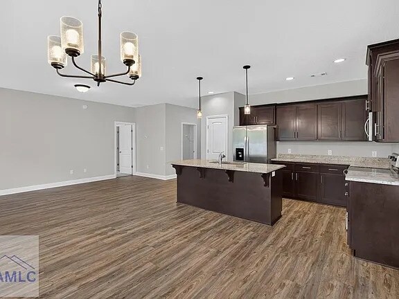 Building Photo - 589 Meloney Dr