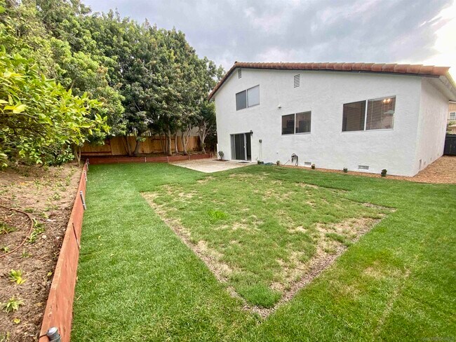 Building Photo - 293 Chapalita Dr