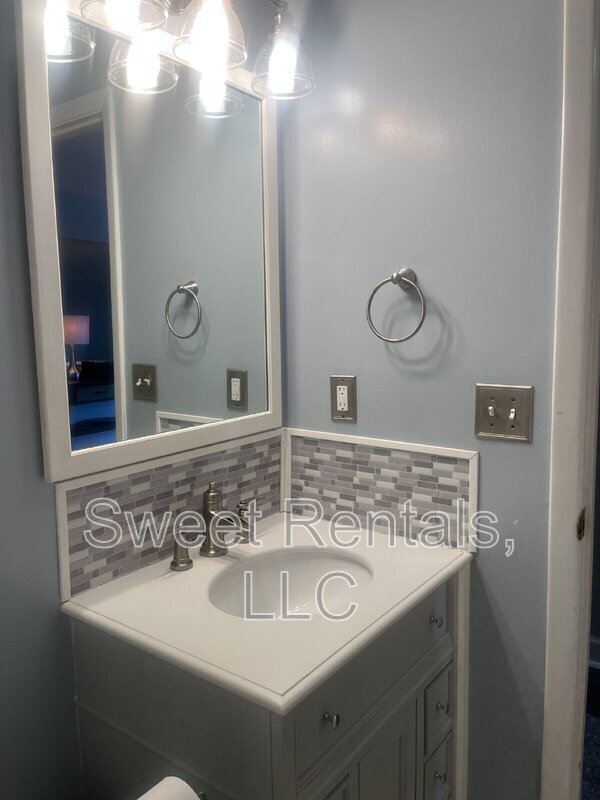 Building Photo - 47 Arabian Dr