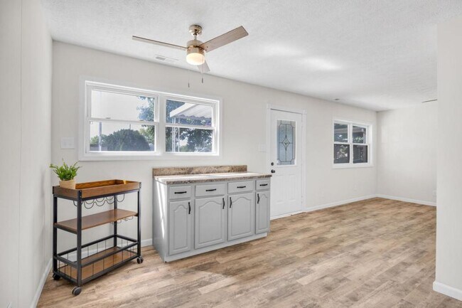 Building Photo - 4109 Weaver Ave