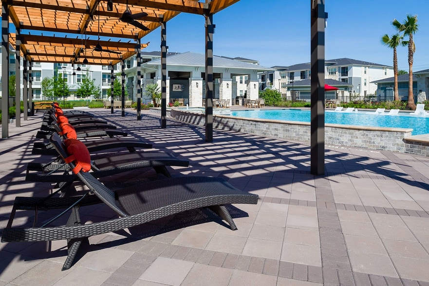 Building Photo - 99 W Cedar Bayou Lynchburg Rd