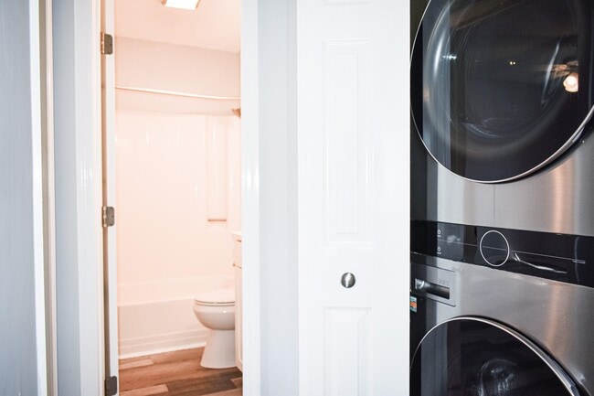 Building Photo - 4497 Little River Inn Ln