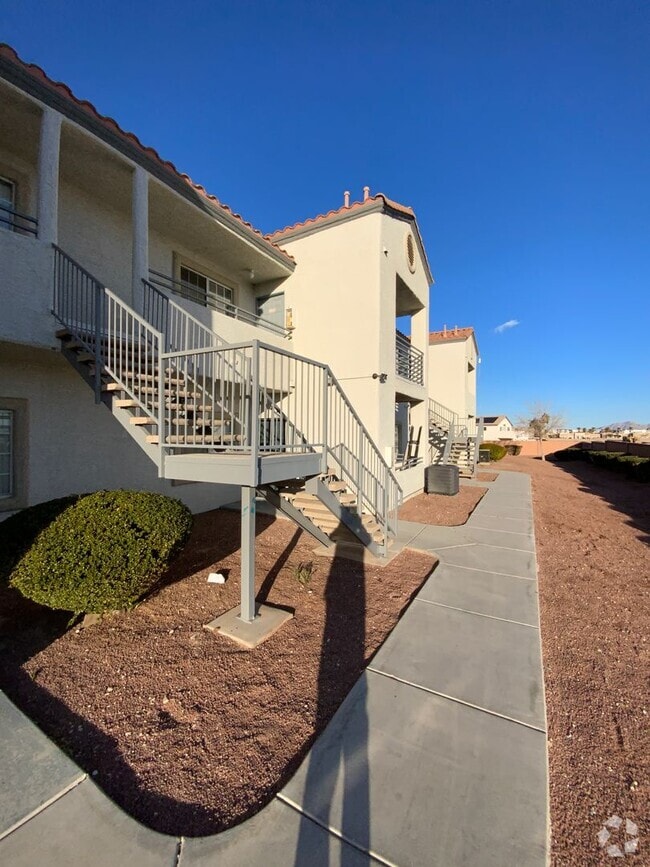 Building Photo - HVCP CONSIDERED* N.W. CUTE UPGRADED CONDO!