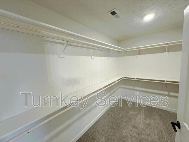 Building Photo - 13812 S 52nd St