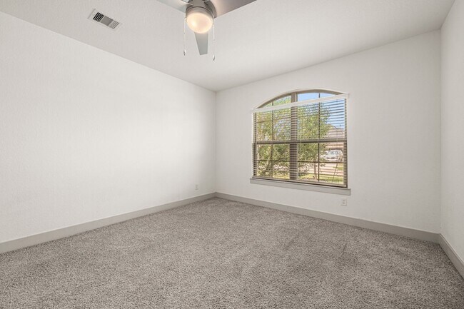 Building Photo - 3539 Gore Creek Dr