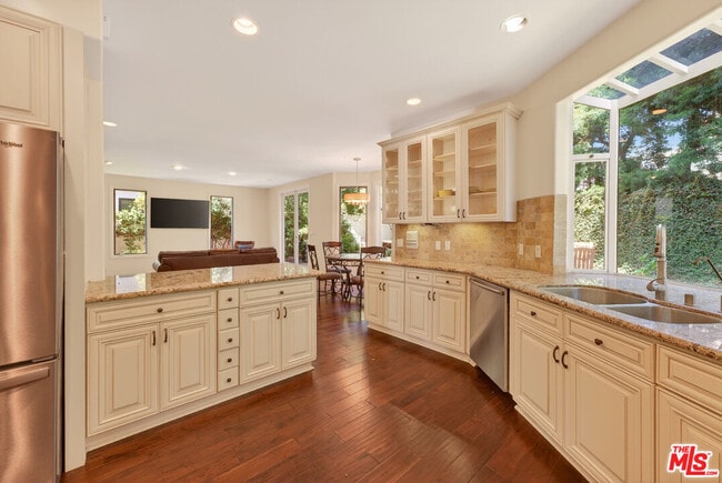 Building Photo - 16015 W Northfield St