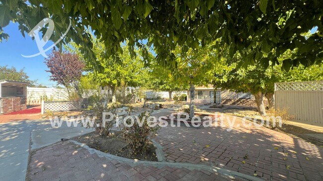 Building Photo - 3 Bed, 2 Bath Hesperia Home!!!