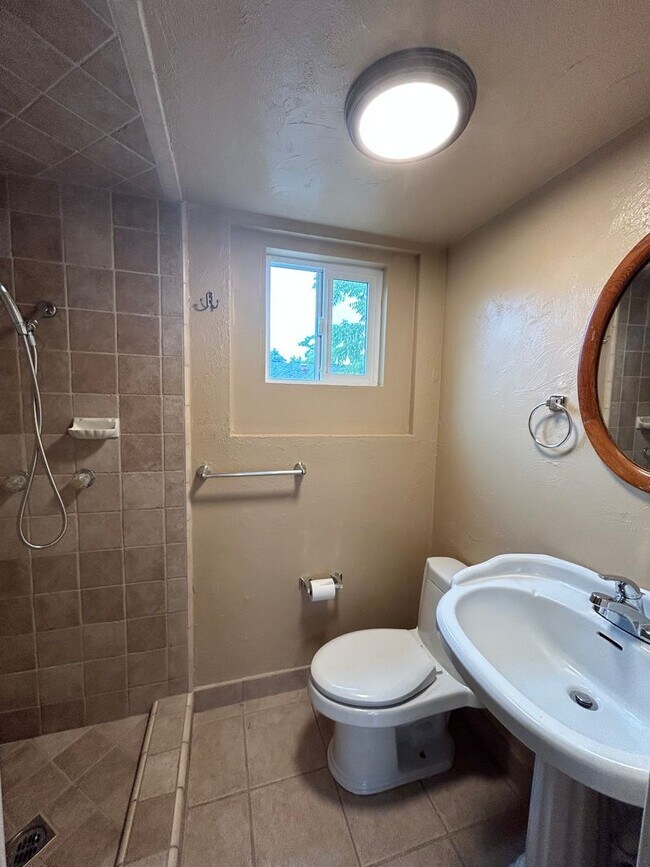 Building Photo - 1189 High St