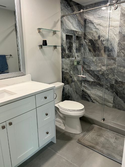 Primary bathroom - 3470 Pinewalk Dr N