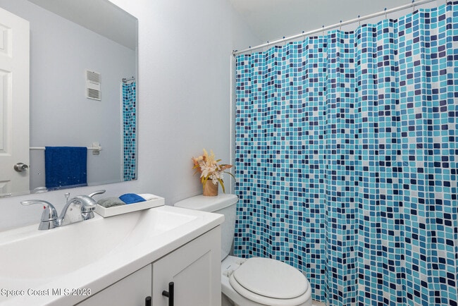 Building Photo - 1734 Avocado Ave