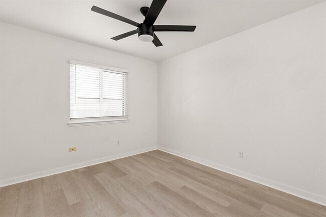 Building Photo - 8005 Willet Trail