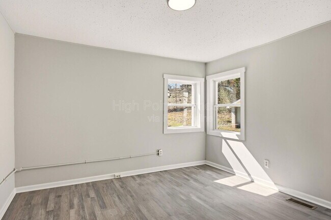 Building Photo - 5225 Central Ave