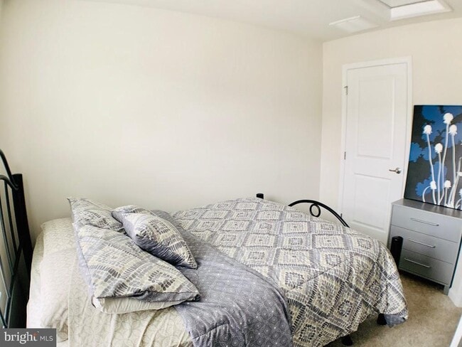 Building Photo - 408 Streamview Dr