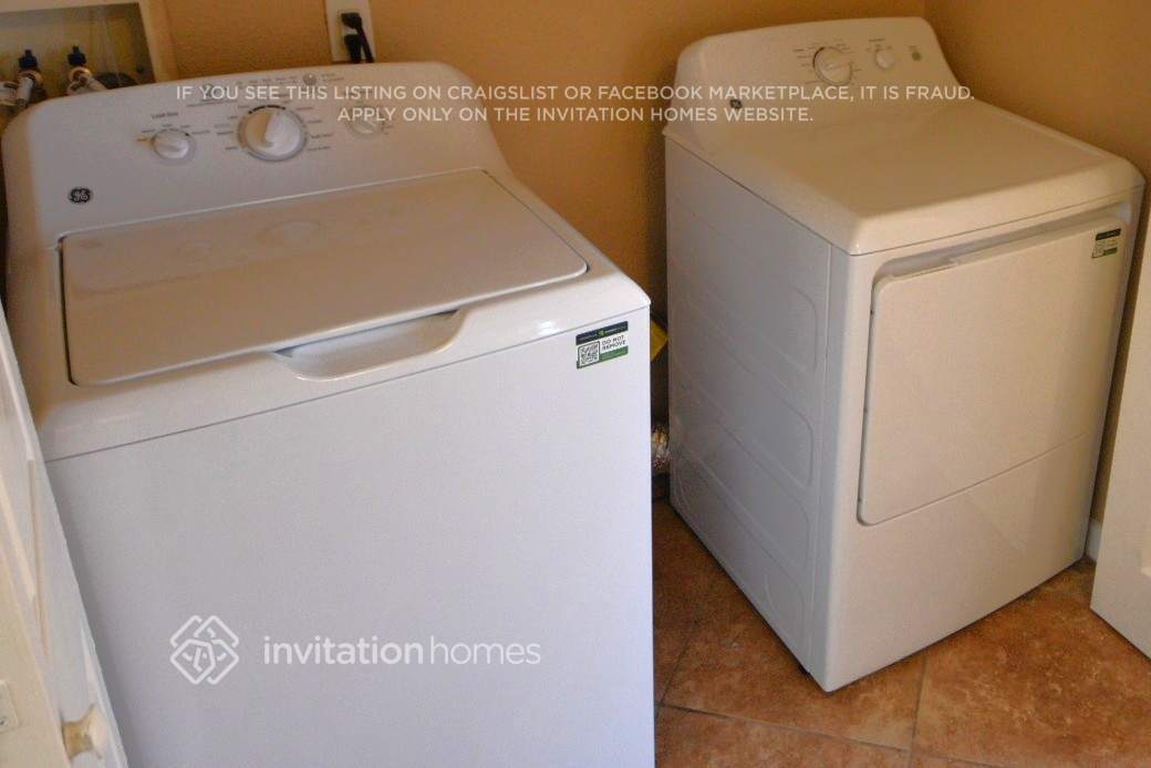 Building Photo - 9602 N 35th Dr