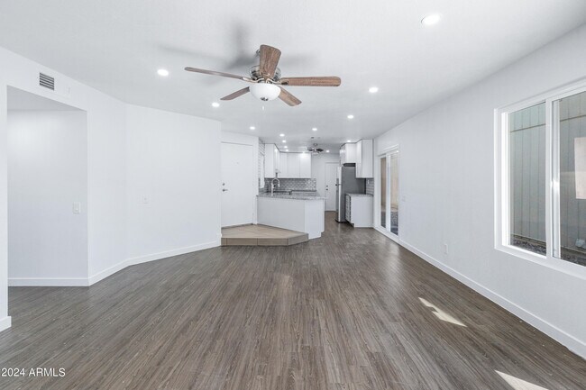 Building Photo - 7034 S 42nd St