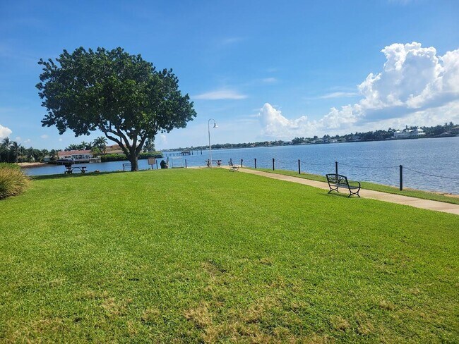 Building Photo - 180 Yacht Club Way