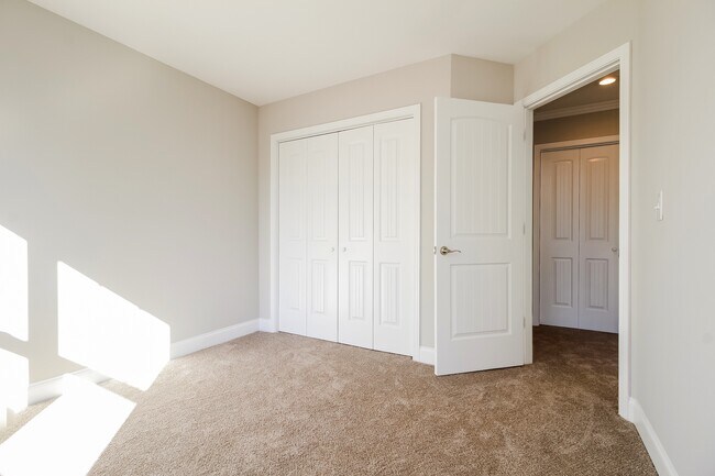 Building Photo - 150 N Church St