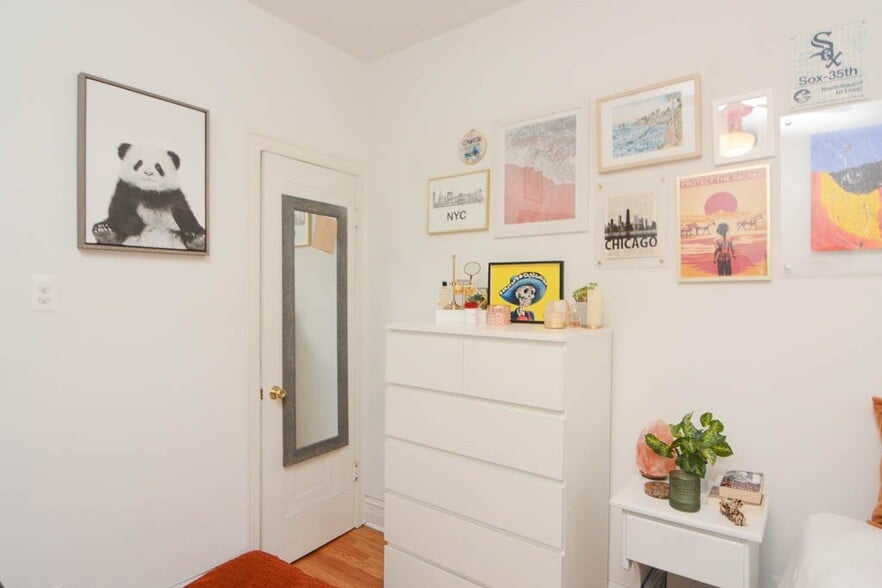 Building Photo - 1933 W Crystal St