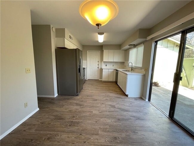 Building Photo - 5061 Fort Clark Dr