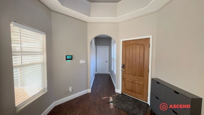 Building Photo - Stunning 3 Bedroom Home In Rosedale!