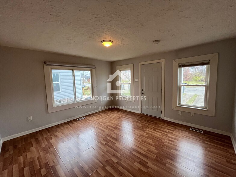 Building Photo - 2015 W 18th St