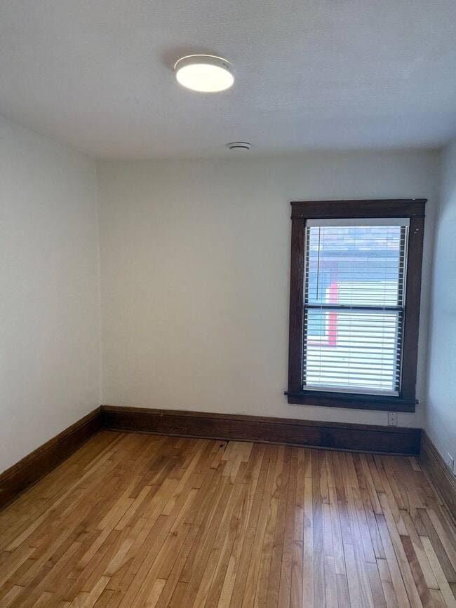 Building Photo - 3145 Pleasant Ave