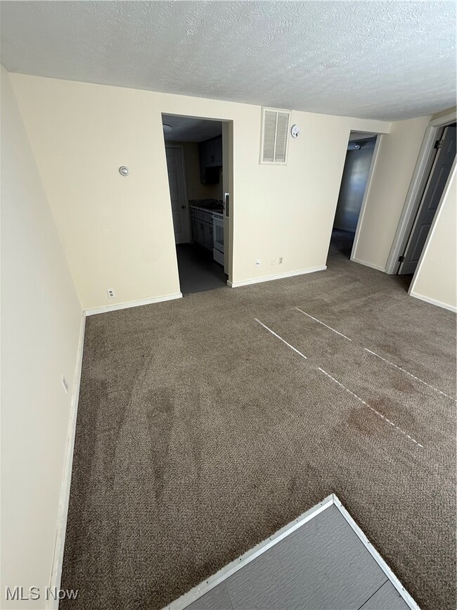 Building Photo - 368 Stewart St