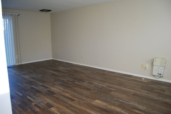 Building Photo - 505 Michelle Ct