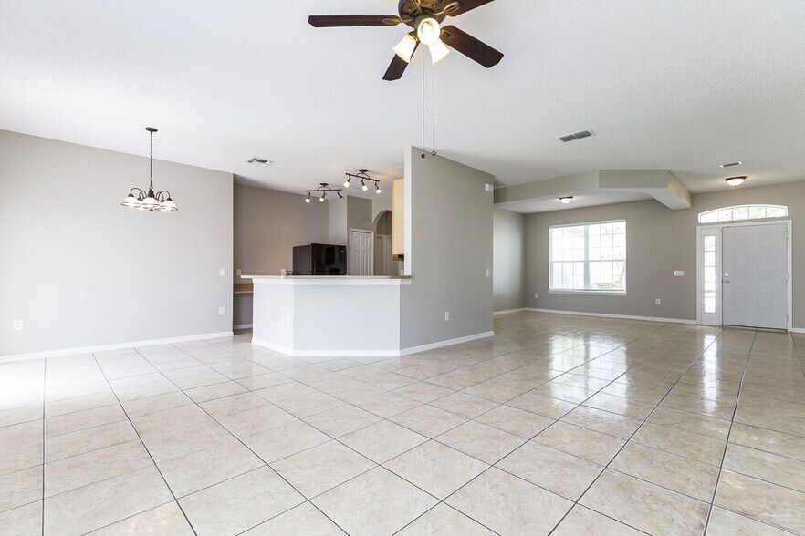 Building Photo - 2863 Berkshire Cir