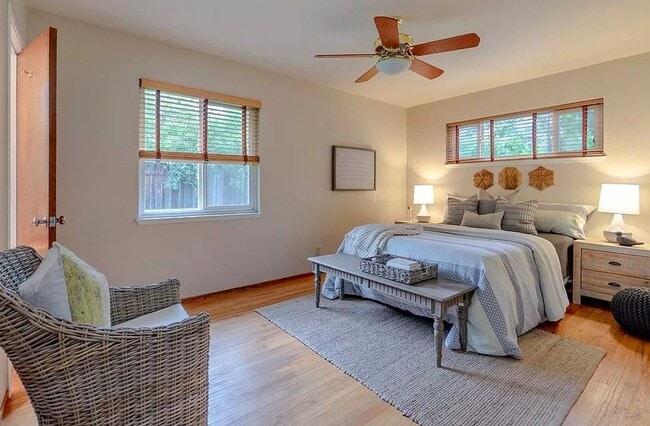 Building Photo - Fantastic 3 Bed 2 Bath Home Available Now!