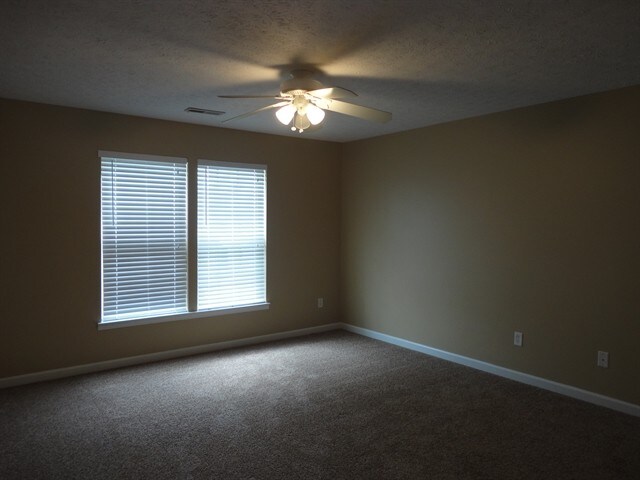 Building Photo - 504 Indian Lake Dr