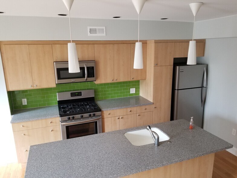 Building Photo - 1525 South St