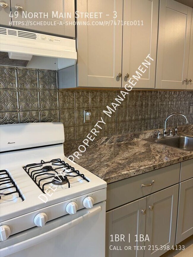 Building Photo - 49 N Main St