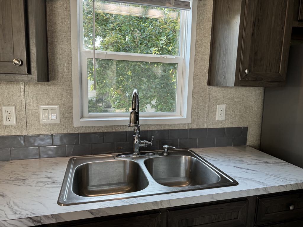 Building Photo - 2042 Marmoor Dr