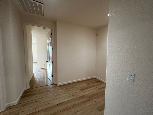 Building Photo - 759 Hagerman Peak Dr