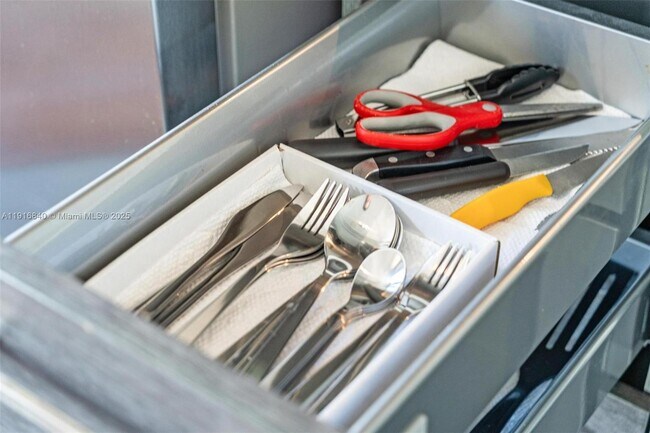 Building Photo - 151 SE 1st St