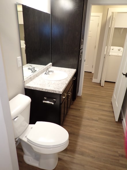 Building Photo - 2925 Sabal Oak Dr