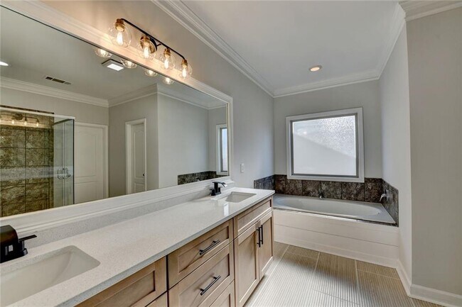 Building Photo - 4032 Ridge Grove Way