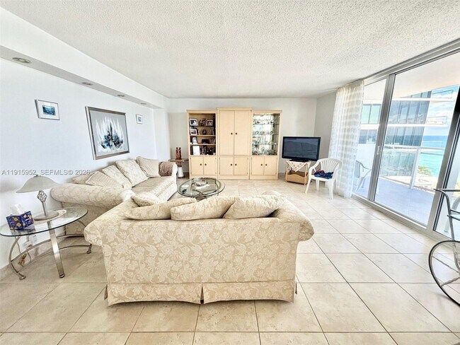 Building Photo - 2030 S Ocean Dr
