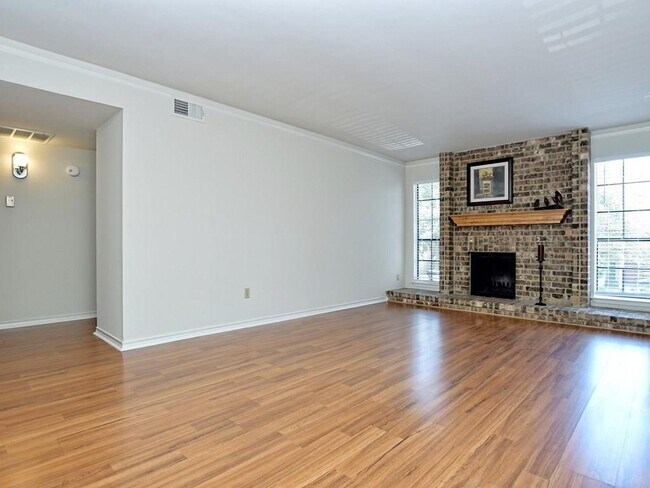Building Photo - 4159 Steck Ave