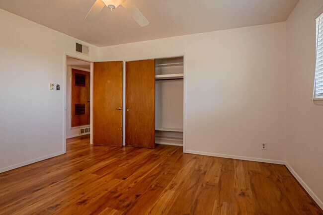 Building Photo - 4200 N Stanton St