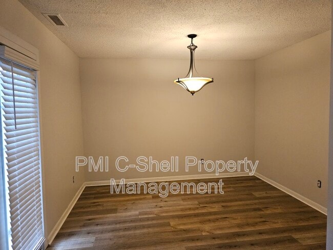 Building Photo - 4730 Huron Dr