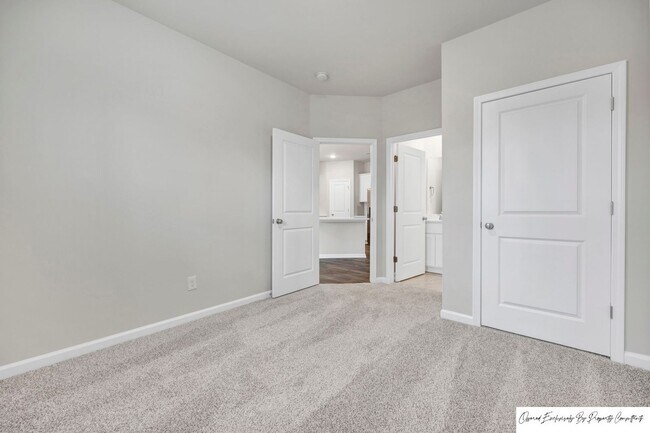 Building Photo - STUNNING TOWNHOME IN BLYTHEWOOD