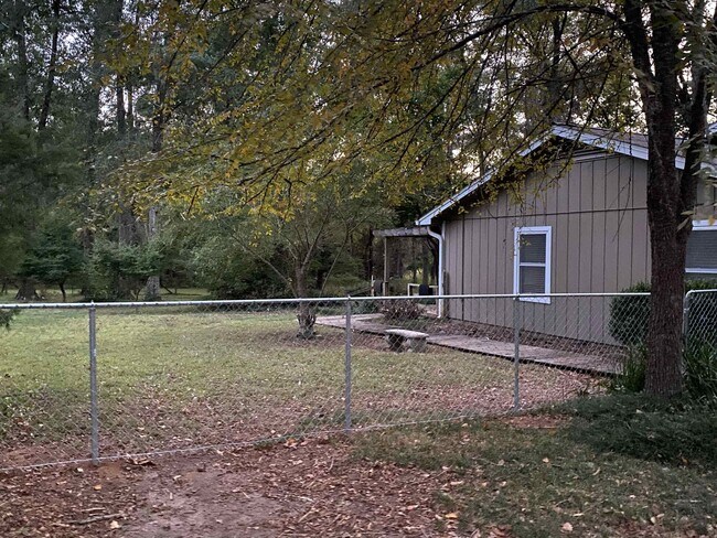 Building Photo - 7585 Skipper Ln