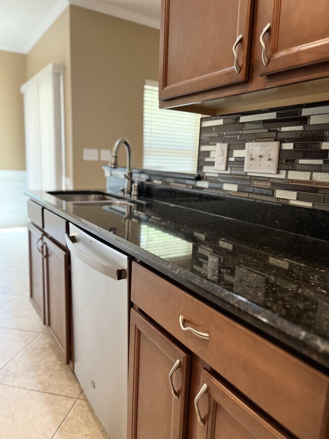 Building Photo - 8517 Loxton Cir