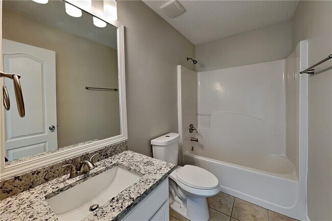 Building Photo - 42 Oak Springs Ln
