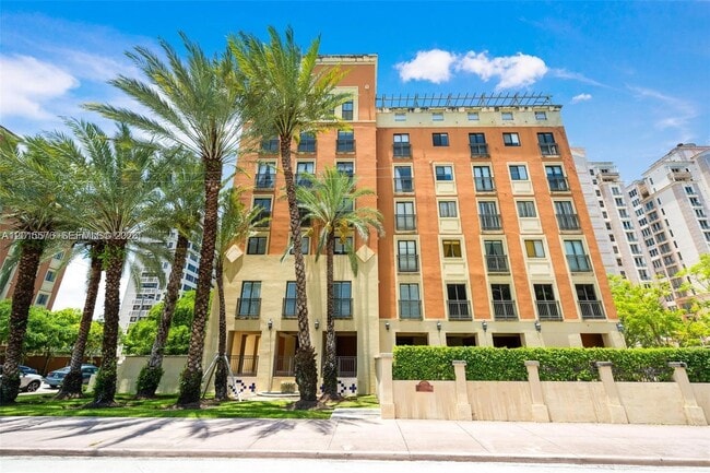 Building Photo - 671 Biltmore Way