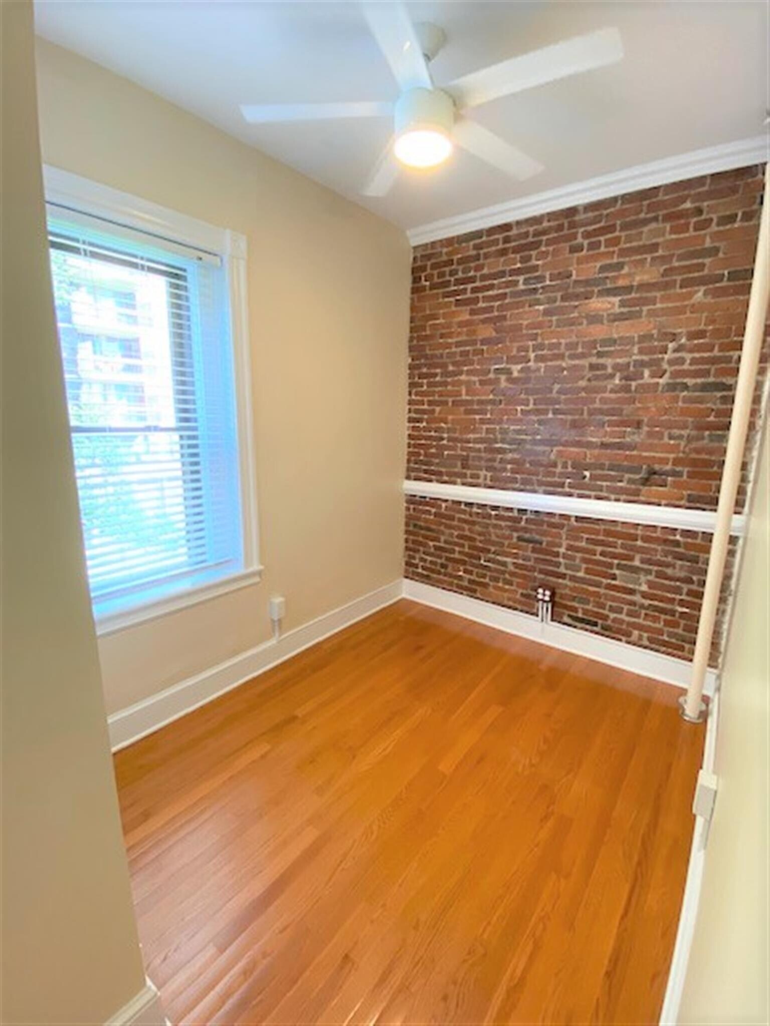Building Photo - 910 Massachusetts Ave
