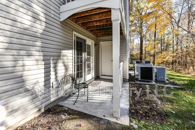 Building Photo - 8616 Shadwell Dr